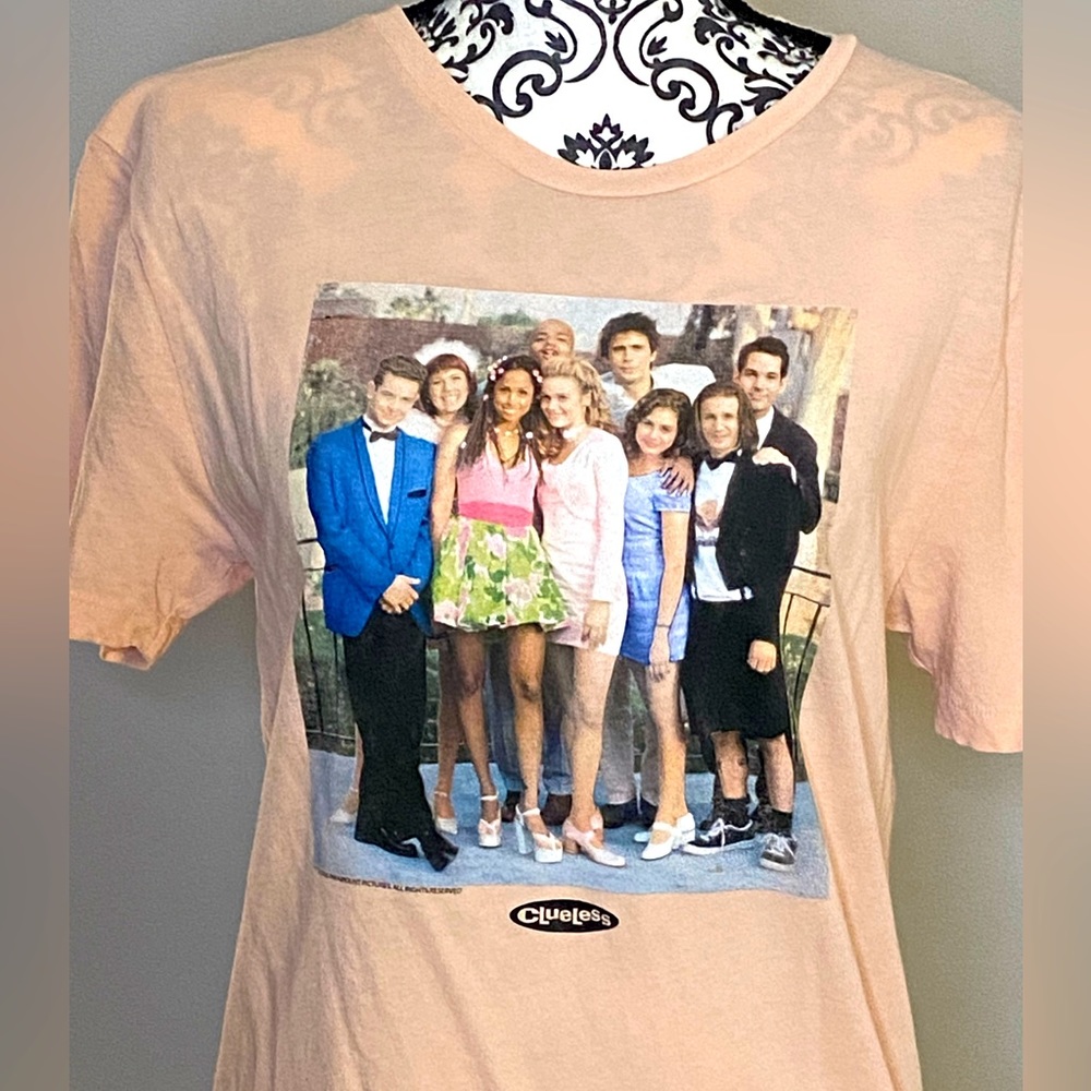 ‘Clueless’ light pink soft wash graphic tee